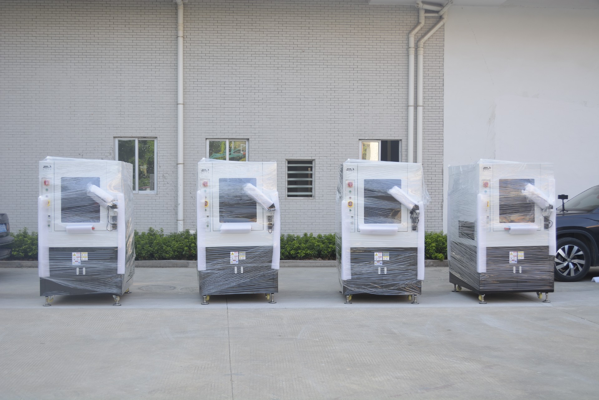 自動(dòng)點(diǎn)膠機(jī).jpg 自動(dòng)點(diǎn)膠機(jī).jpg